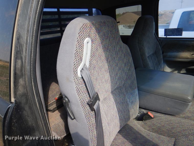 image for item DK8169 1999 Dodge Ram 1500  Club Cab flatbed pickup truck