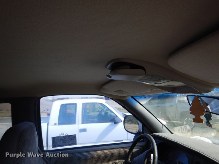 image for item DK8169 1999 Dodge Ram 1500  Club Cab flatbed pickup truck