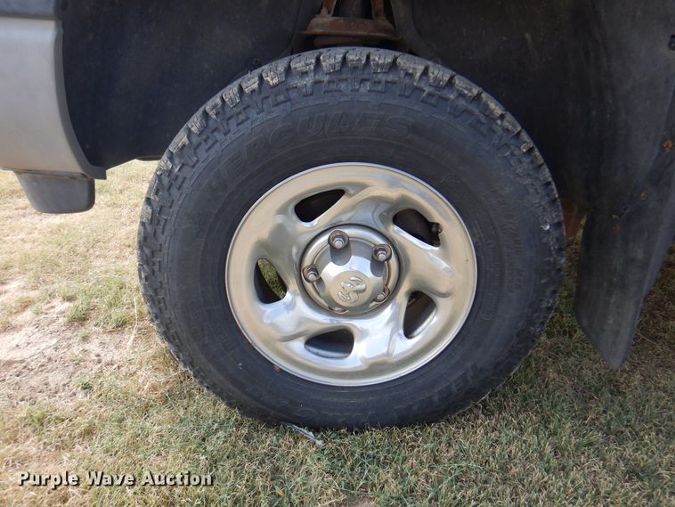 image for item DK8169 1999 Dodge Ram 1500  Club Cab flatbed pickup truck