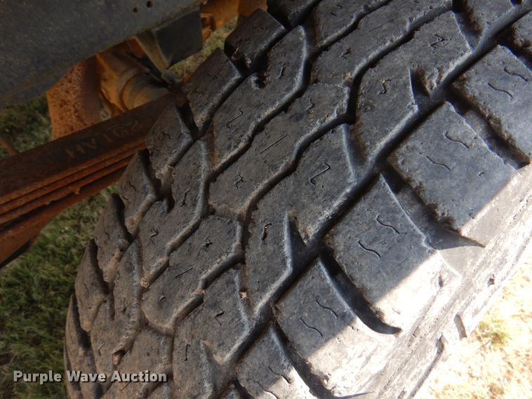 image for item DK8169 1999 Dodge Ram 1500  Club Cab flatbed pickup truck