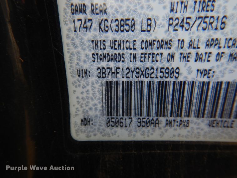 image for item DK8169 1999 Dodge Ram 1500  Club Cab flatbed pickup truck