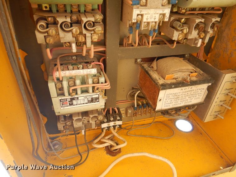 image for item DK8173 Thunderbolt 1000 AT  tornado siren