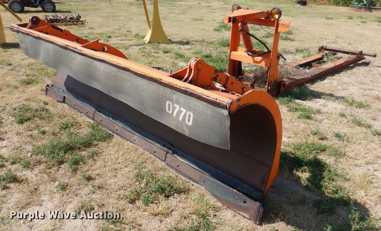 image for item DK8174 R3611H 132"W snow plow