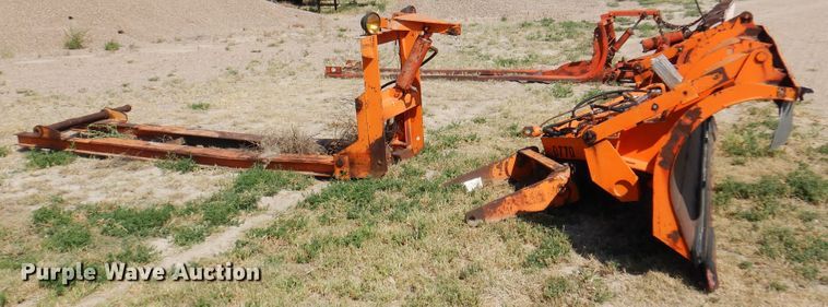 image for item DK8174 R3611H 132"W snow plow