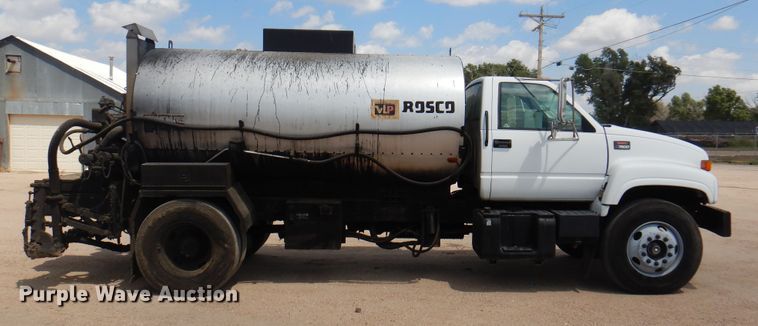 image for item DK8186 2002 GMC C7500  oil distributor truck