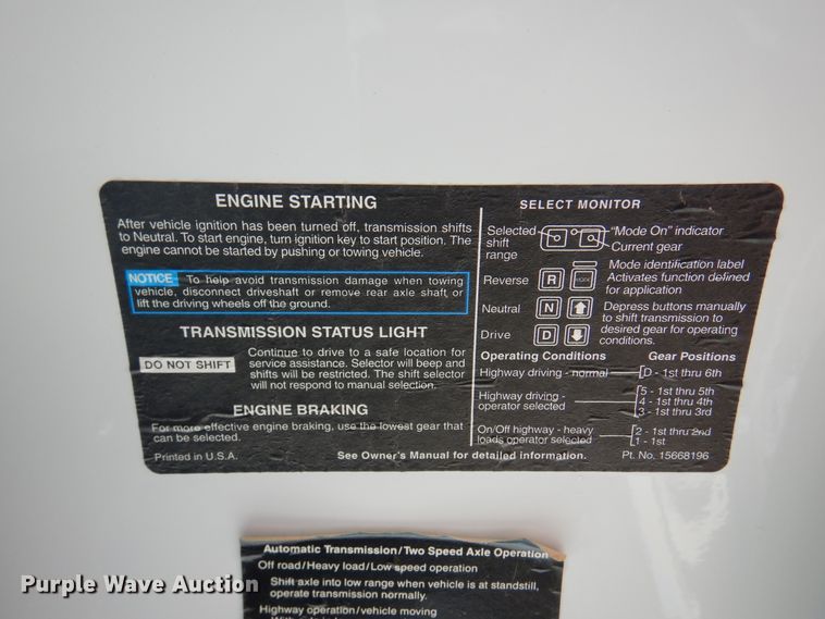 image for item DK8186 2002 GMC C7500  oil distributor truck