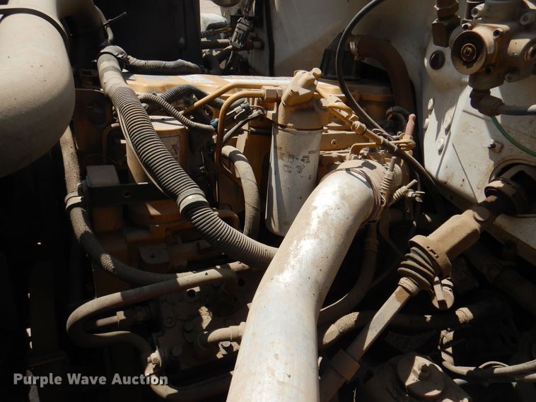 image for item DK8186 2002 GMC C7500  oil distributor truck