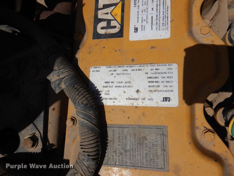 image for item DK8186 2002 GMC C7500  oil distributor truck