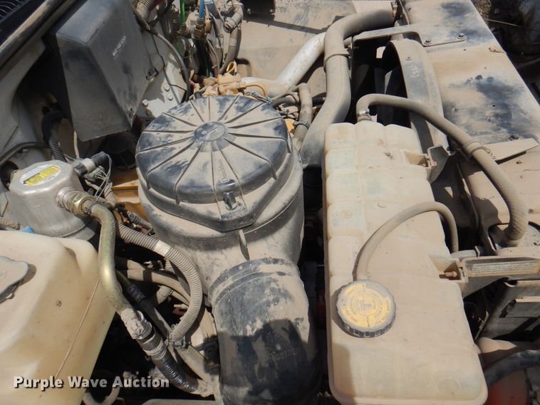 image for item DK8186 2002 GMC C7500  oil distributor truck