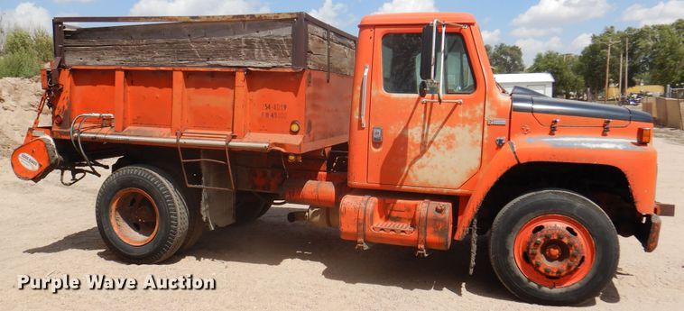 image for item DK8187 1980 International 1754  dump truck