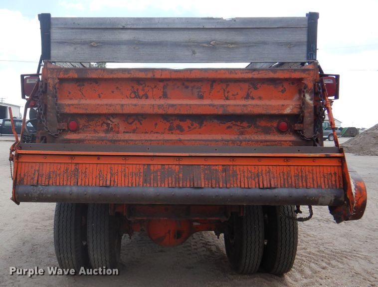 image for item DK8187 1980 International 1754  dump truck