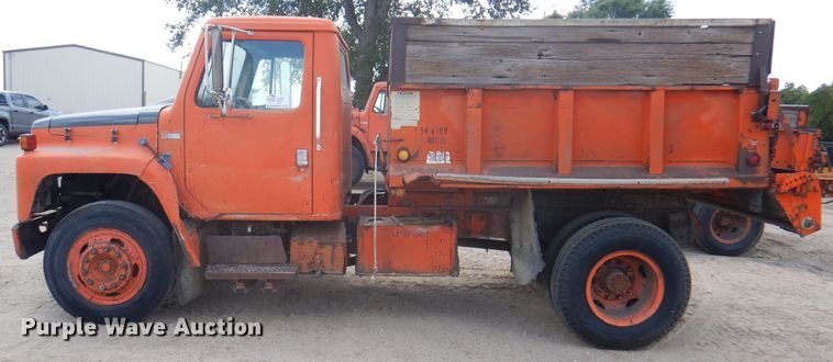 image for item DK8187 1980 International 1754  dump truck