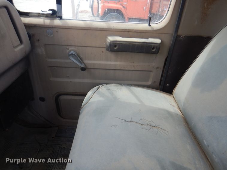 image for item DK8187 1980 International 1754  dump truck