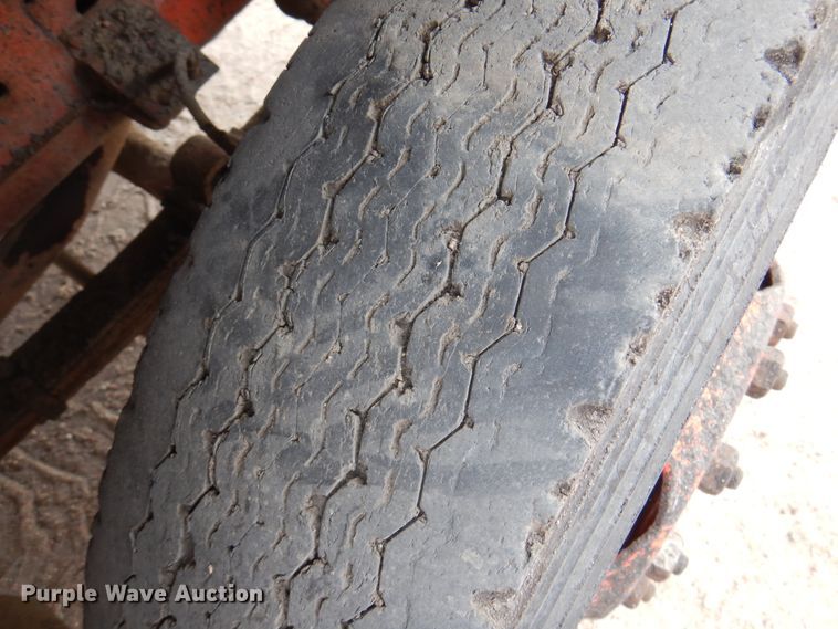 image for item DK8187 1980 International 1754  dump truck