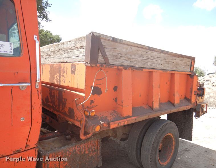 image for item DK8188 1978 Ford 7000  dump truck