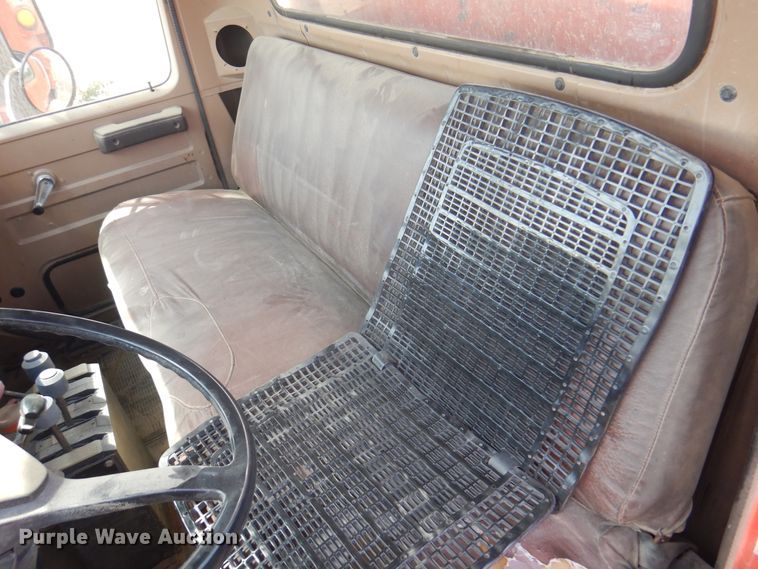 image for item DK8189 1984 International 1754  dump truck