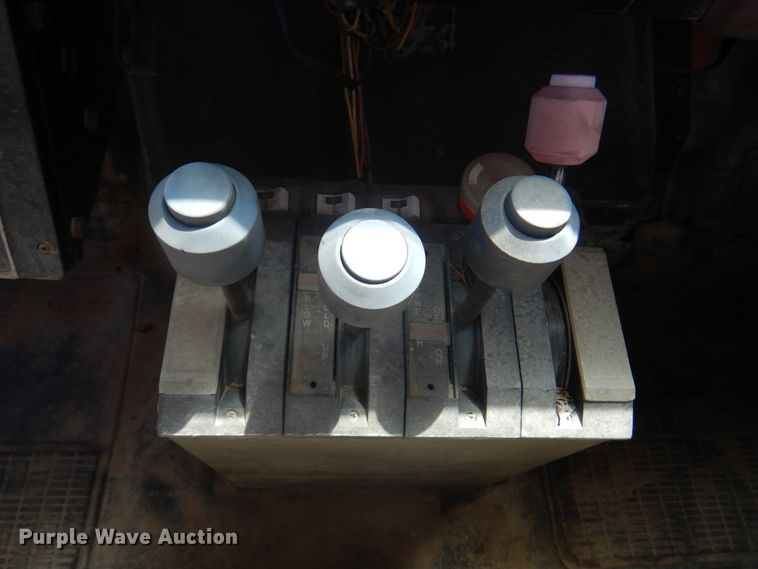 image for item DK8189 1984 International 1754  dump truck