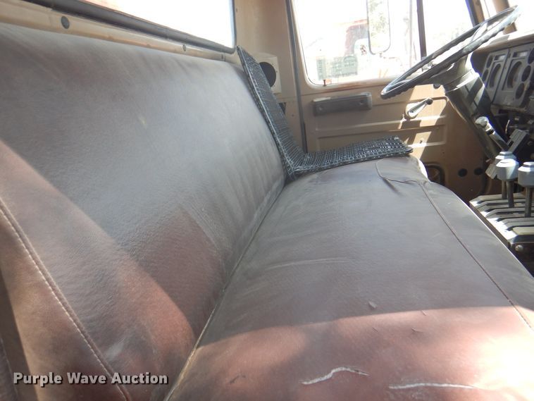 image for item DK8189 1984 International 1754  dump truck