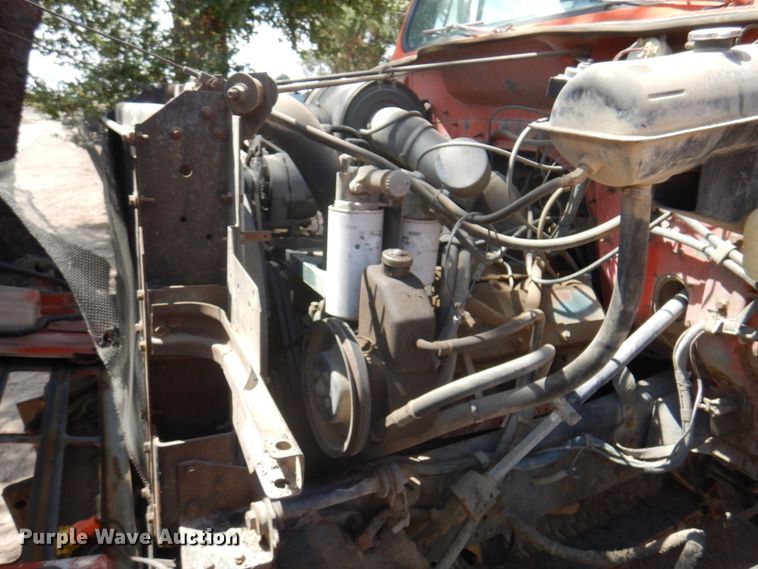 image for item DK8189 1984 International 1754  dump truck