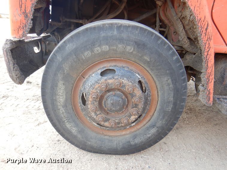 image for item DK8189 1984 International 1754  dump truck