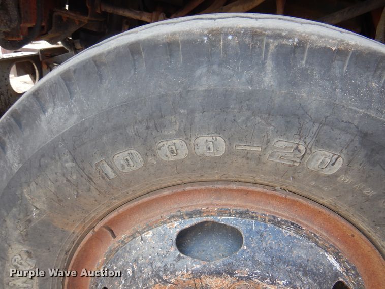 image for item DK8189 1984 International 1754  dump truck