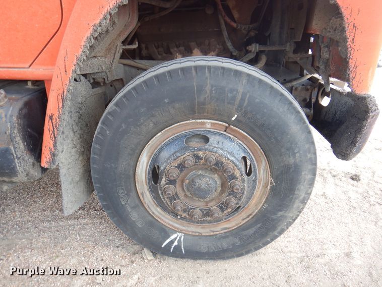 image for item DK8189 1984 International 1754  dump truck