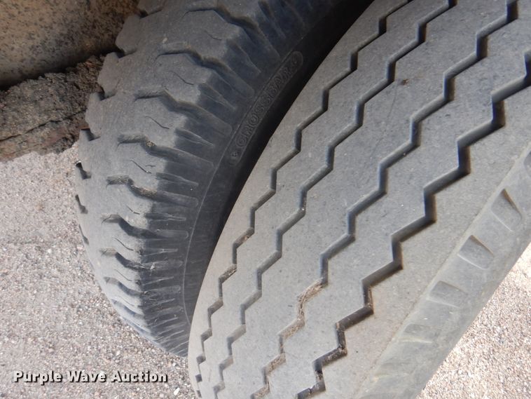 image for item DK8189 1984 International 1754  dump truck