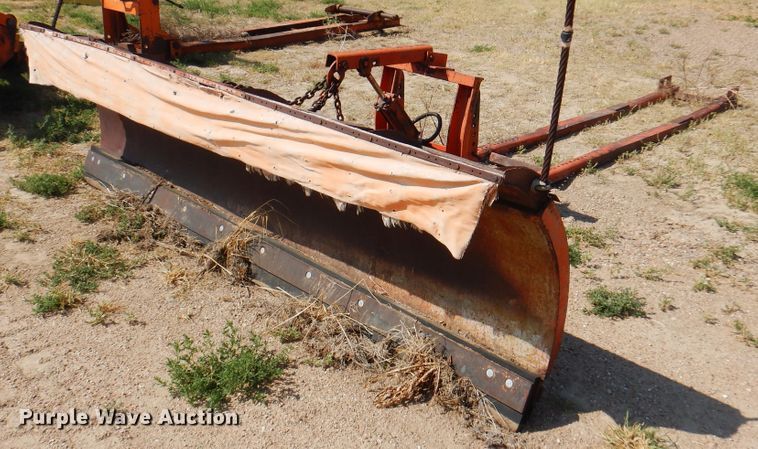 image for item DK8189 1984 International 1754  dump truck