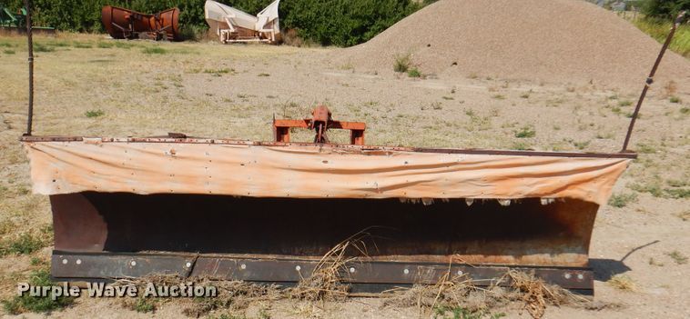 image for item DK8189 1984 International 1754  dump truck