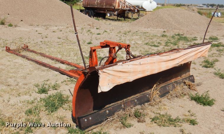 image for item DK8189 1984 International 1754  dump truck