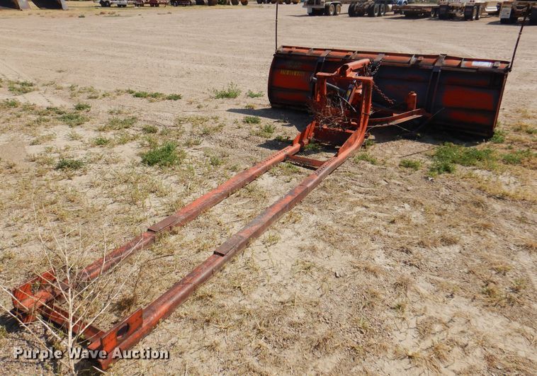 image for item DK8189 1984 International 1754  dump truck