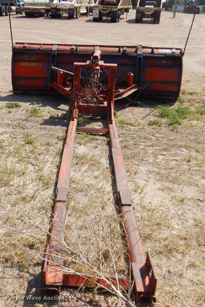 image for item DK8189 1984 International 1754  dump truck