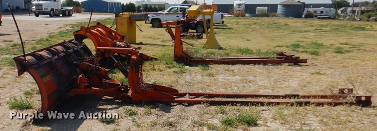 image for item DK8189 1984 International 1754  dump truck