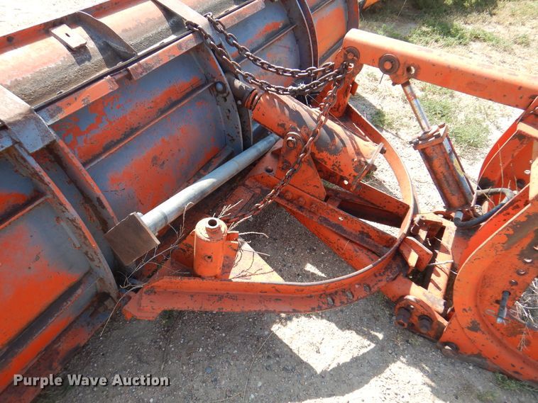 image for item DK8189 1984 International 1754  dump truck