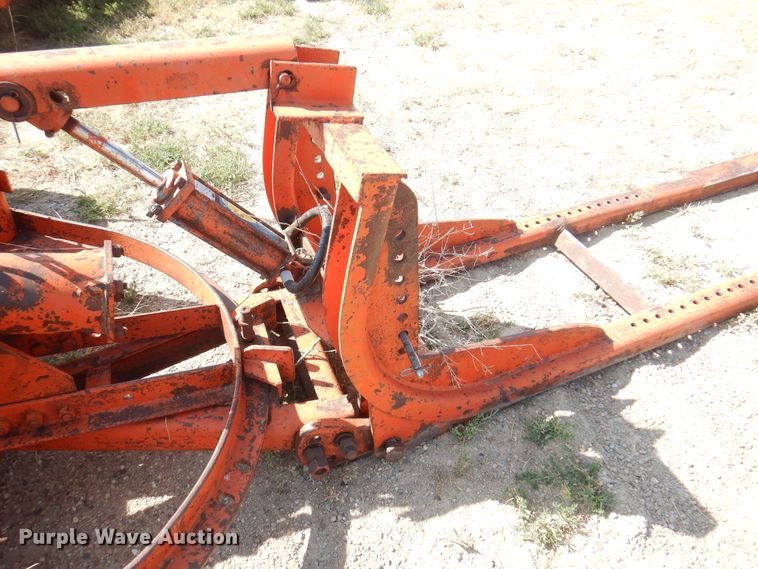 image for item DK8189 1984 International 1754  dump truck