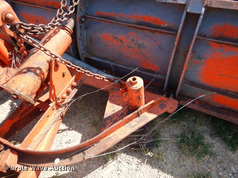 image for item DK8189 1984 International 1754  dump truck