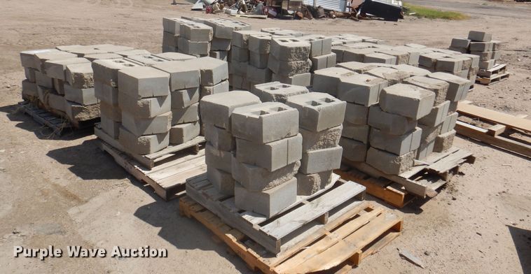 image for item DK8190 (10) pallets of pavers