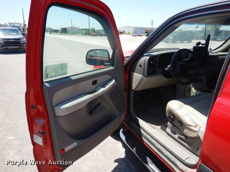 image for item DL0372 2001 Chevrolet Suburban  SUV