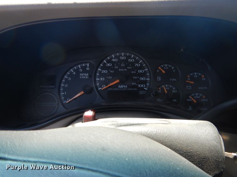 image for item DL0372 2001 Chevrolet Suburban  SUV