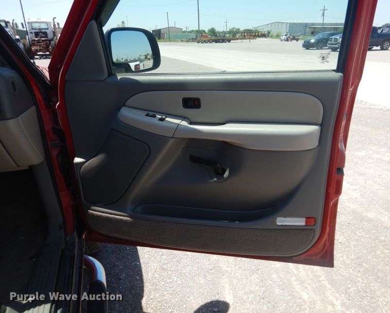 image for item DL0372 2001 Chevrolet Suburban  SUV