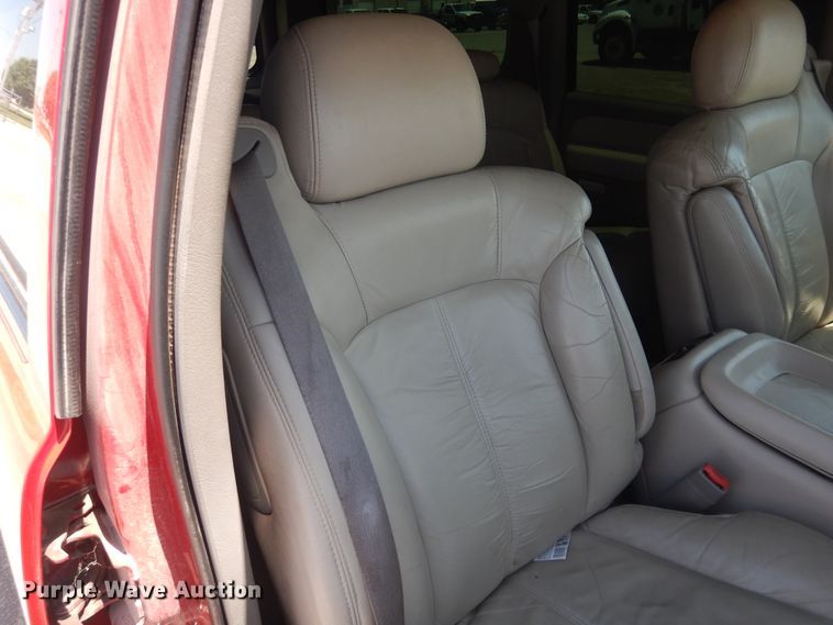 image for item DL0372 2001 Chevrolet Suburban  SUV