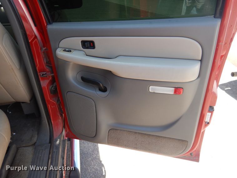 image for item DL0372 2001 Chevrolet Suburban  SUV