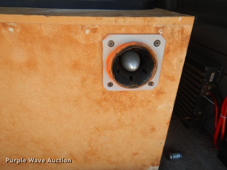 image for item DL0372 2001 Chevrolet Suburban  SUV