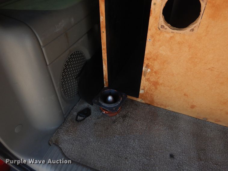 image for item DL0372 2001 Chevrolet Suburban  SUV