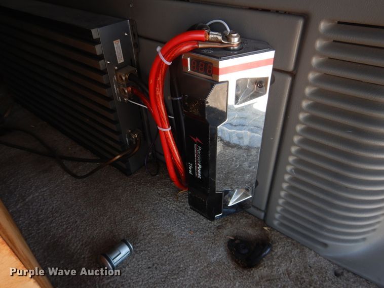 image for item DL0372 2001 Chevrolet Suburban  SUV