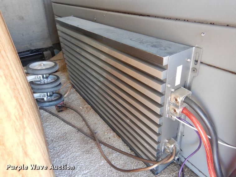 image for item DL0372 2001 Chevrolet Suburban  SUV