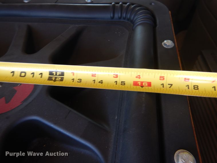 image for item DL0372 2001 Chevrolet Suburban  SUV