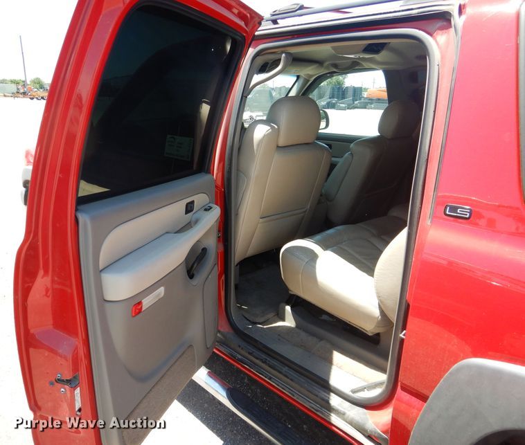 image for item DL0372 2001 Chevrolet Suburban  SUV