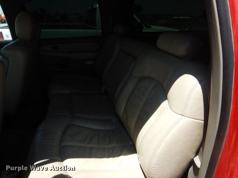 image for item DL0372 2001 Chevrolet Suburban  SUV