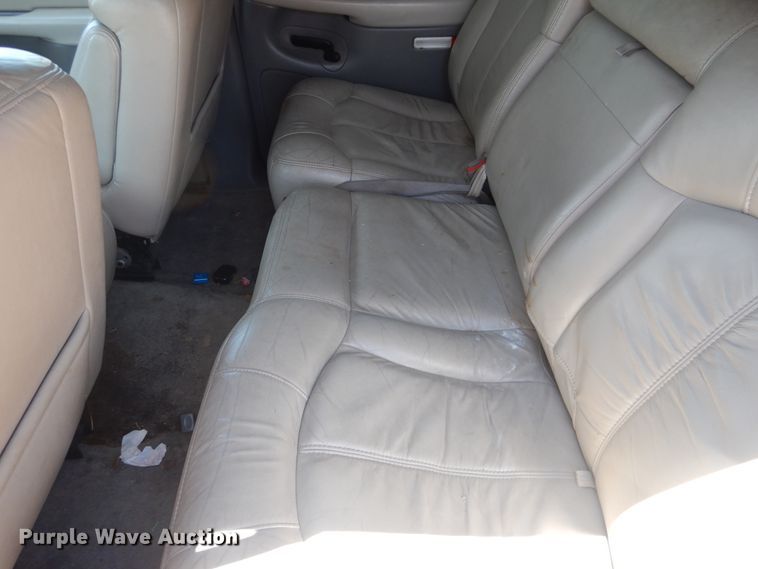 image for item DL0372 2001 Chevrolet Suburban  SUV